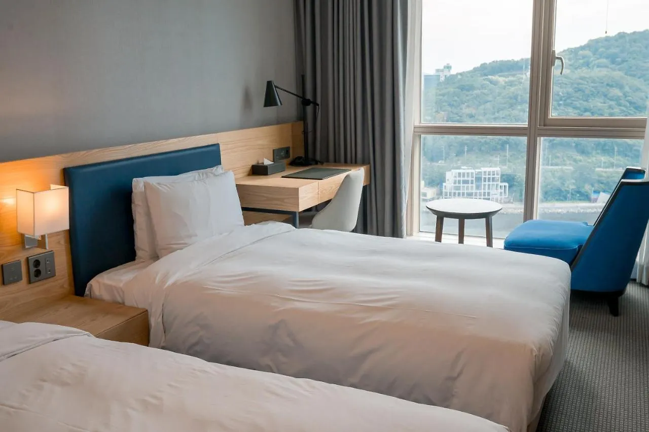 Busan Centum Suitehotel 3*,